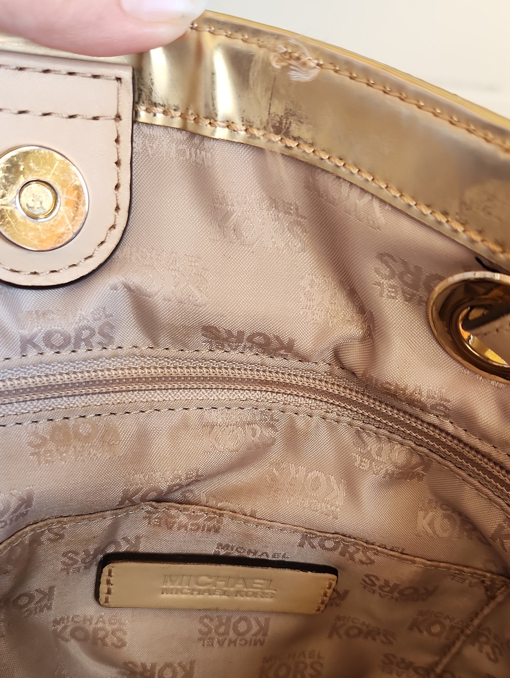 Michael KORS Metallic Gold Tote Handbag with Light Tan Straps - Picture 6 of 15